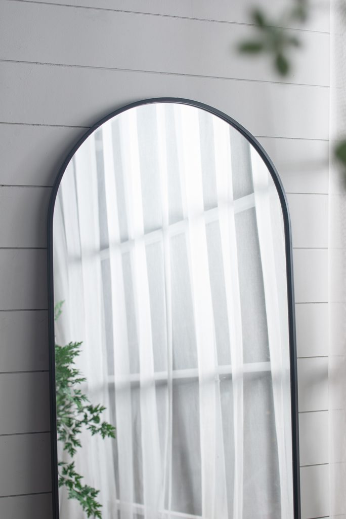 Black Arch Body Mirror