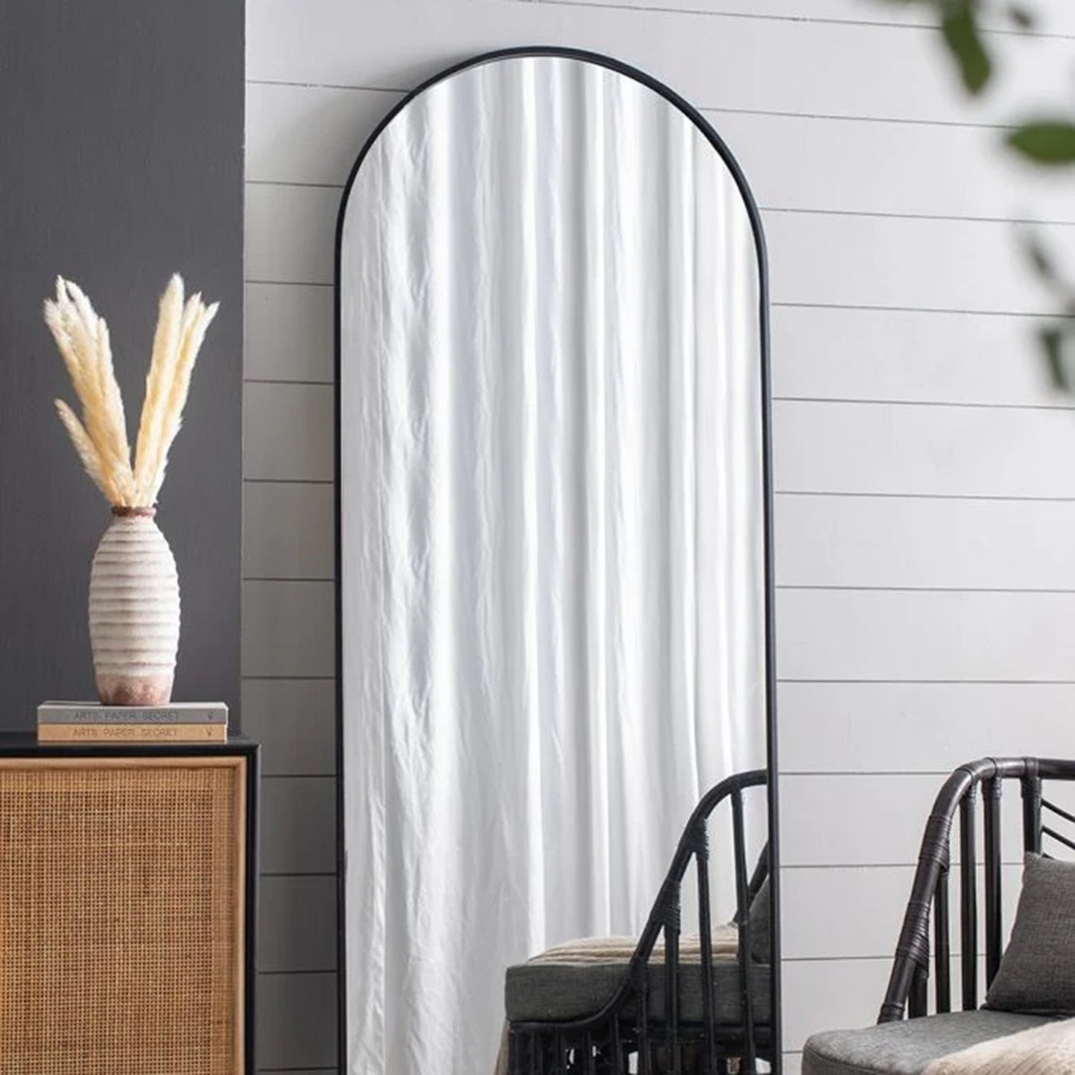 Black Arch Body Mirror