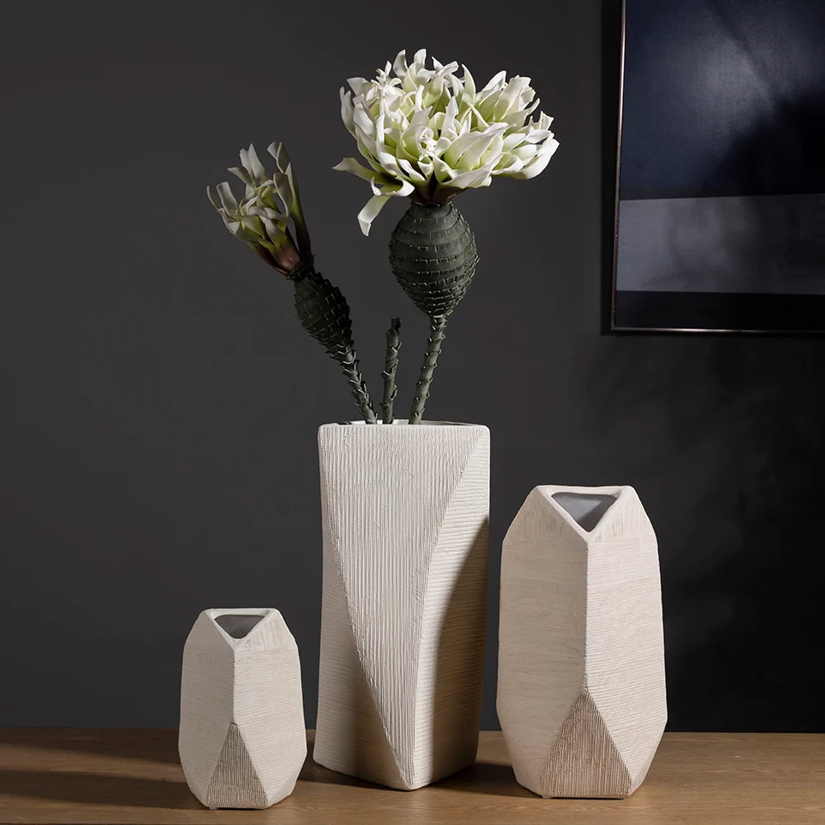 Ceramic Wavey Hand Scribing Vase