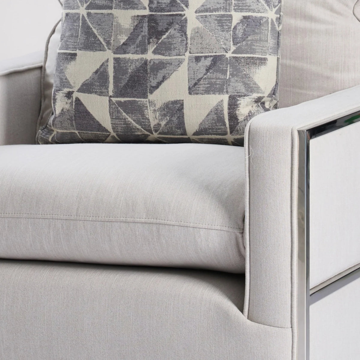 Dori Chair Platinum