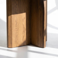 James Round Dinning Table
