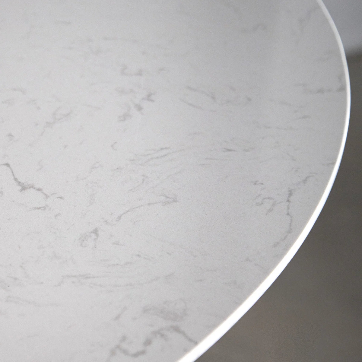James Round Dinning Table